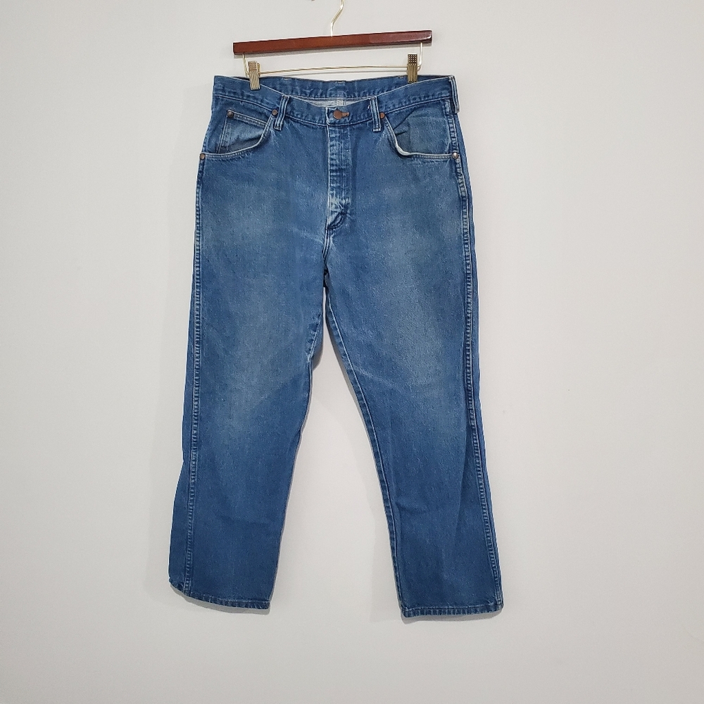 Wrangler Jeans Mens 36 x 30 Cowboy Cut Style 13MWZPW Medium Wash Rodeo Utility